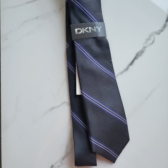 DKNY silk grey and purple men's tie - Picture 1 of 7